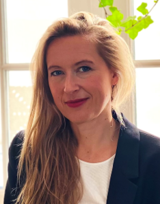 Portrettfoto av Elin Tønne, seksjonsleder for klinisk genetikk ved Oslo universitetssykehus